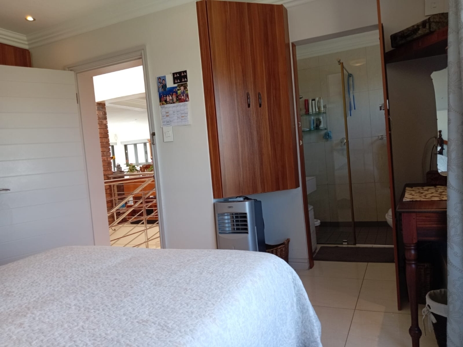 To Let 2 Bedroom Property for Rent in Calypso Beach Western Cape